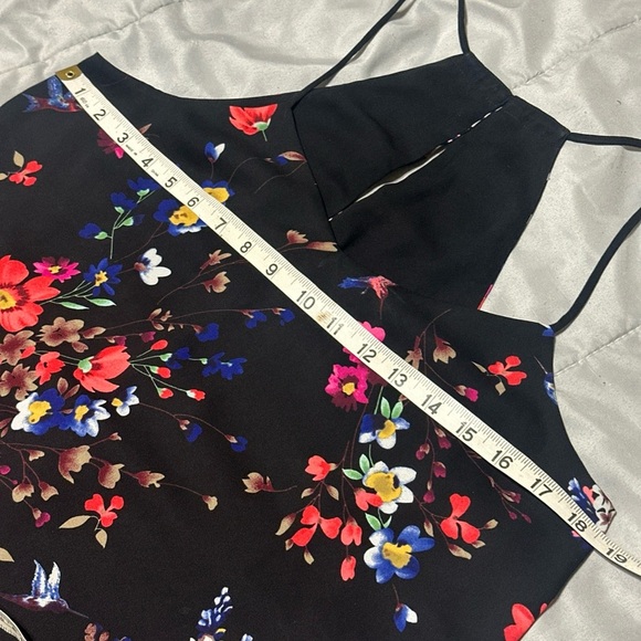 Express Women’s M Spaghetti Strap Floral Top Back Slit Hummingbird Lightweight - Picture 10 of 10